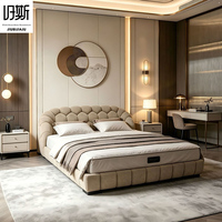 Cadre de lit double en velours postmoderne, taille extra-large, capitonné blanc, inclinable, assemblé, luxueux et confortable, rembourré