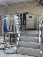Cuve de mélange à agitation en acier inoxydable de 1000 L avec moteur pour le traitement des produits chimiques, haute productivité, chauffage à la vapeur