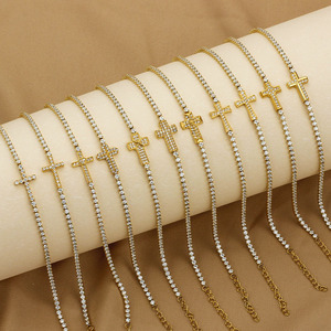 Pulsera de tenis con cruz y diamantes de imitación |   Cadena Ajustable de Acero Inoxidable con Baño de Oro PVD de 18K |   Joyería Hipoalergénica Que No Se Desvanece - Product Image 2
