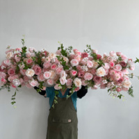 Bruiloftdecoratie groothandel op maat gemaakte blush roze kunstmatige rozen bloemstuk tafel bloemloper