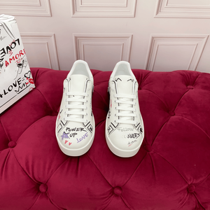 เทรนด์แฟชั่นรองเท้าผ้าใบสีขาวลายกราฟฟิตีหลากสีสำหรับผู้ชายและผู้หญิง ยี่ห้อ Dolces รุ่น Gabbna พื้นเรียบ ทอจากผ้าตาข่าย เหมาะสำหรับใส่ในชีวิตประจำวัน สไตล์ลำลอง - Product Image 4