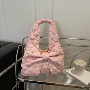 Nouveau sac à main en coton de grande capacité, style tendance, motif diamant brodé - Product Image 4