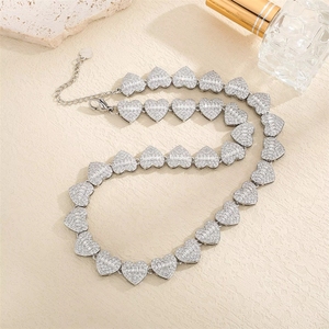 Collier Cœur en Laiton Plaqué Or 14K avec Pavé de Zircons Cubiques, Bijou Tendance Bling Géométrique pour Femme, Idéal Cadeau, Vente en Gros - Product Image 4