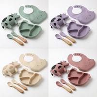 Ensemble repas bébé en silicone OEM pour animaux de ferme, sans BPA, avec bol vache, assiette poulet, bavoir cochon, cuillère et fourchette, qualité alimentaire pour l'alimentation des tout-petits