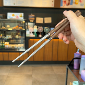 Baguettes en acier inoxydable 316 avec manche en bois de noyer, qualité alimentaire, anti-moisissure, ensemble de couverts ménagers pour la salle à manger - Product Image 5