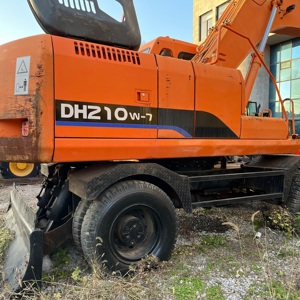 รถขุดไฮดรอลิกแบบมีล้อ DOOSAN DH210W-7 มือสอง ปี 2022 เครื่องยนต์เดิม เหมาะสำหรับผู้รับเหมา บริษัทให้เช่า และธุรกิจก่อสร้าง - Product Image 2