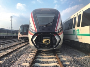 Mecanismo eficiente de apertura y cierre de piezas y accesorios de trenes para tranvías y trenes bala - Product Image 2