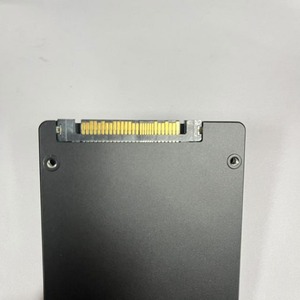 Sams-un-g Think-Sys-em PM983 1.92TB U2 NVME SSD 4XB7A10175 01PE478 MZQLB1T9HAJR-000V3 Interface NVMe haute vitesse assurant une performance fulgurante - Product Image 2