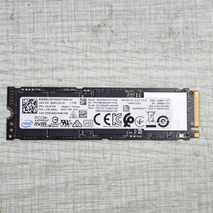 قرص صلب داخلي NVMe M.2 قابل للتوسيع عالي السرعة بسعة 1 تيرابايت مستعمل - Product Image 3