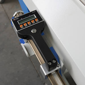 آلة قطع حواف زجاج النوافذ والأبواب الألومنيوم بتقنية التحكم الرقمي بالحاسوب لصناعة النوافذ الألومنيوم - Product Image 3