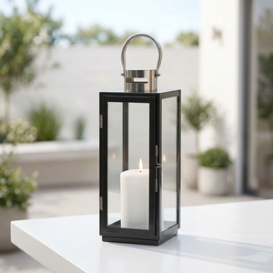 Lanterne porte-bougie en métal noir brillant et argenté à double tonalité pour la décoration et l'éclairage professionnels - Product Image 1