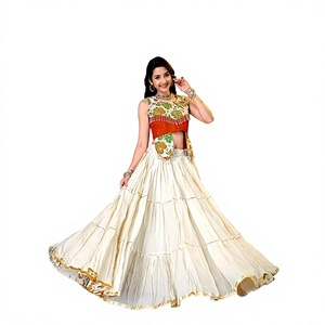 Lehenga Choli Crème pour Femme avec Broderie Florale, Robe de Mariage Indienne Traditionnelle, Coupe Ample, Longueur au Sol, en Coton - Product Image 1