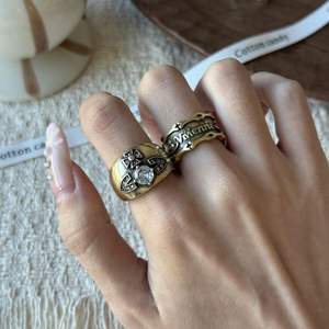 Anelli Moderni Cristiani in Ottone con Croce, Cristalli e Strass, Design Regolabile con Lettera e Saturno, Regalo di Anniversario per Donne - Product Image 3