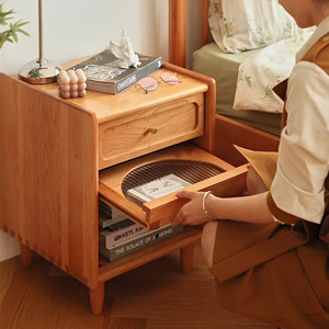 Table de chevet Mamemachi en bois de cerisier, table de nuit minimaliste avec rangement, meubles de chambre à coucher - Product Image 3