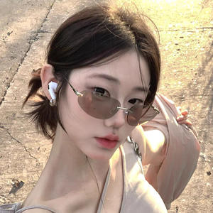 Gafas de Sol Ovaladas Sin Marco D1-20430 para Mujer, Protección UV400, Estilo Ojo de Gato Metálico Irregular, Retro Y2K, Tipo 3 - Product Image 3