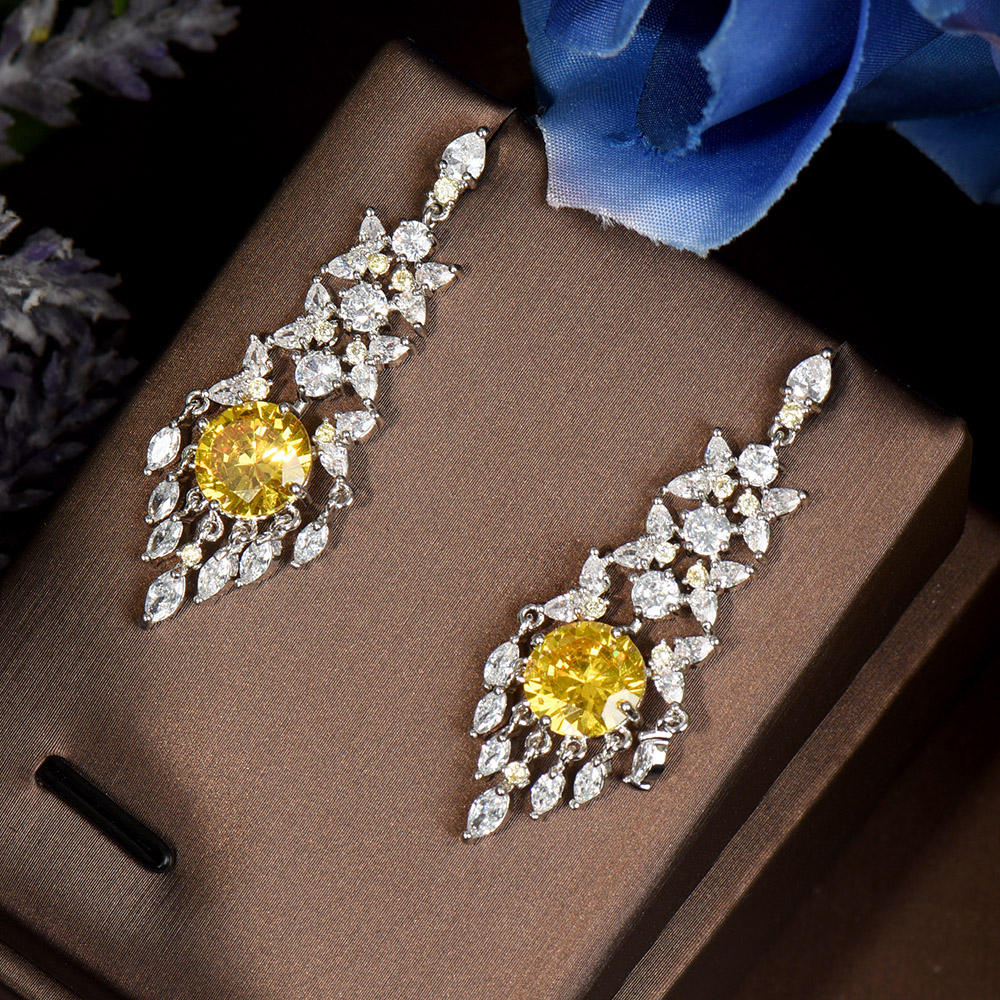 สีเหลือง