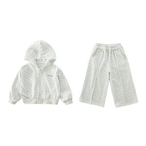 Set Due Pezzi Primaverile 2026 per Bambine: Cardigan con Cappuccio e Pantaloni Sportivi Casual con Motivi Cartoon - Product Image 6