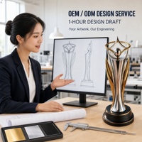 Trophée personnalisé en or, argent et noir, design aile, récompense métallique sur mesure, pointe triangulaire, OEM ODM, trophées personnalisés directement de l'usine