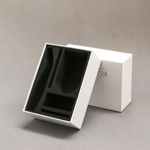 Boîte d'emballage cosmétique rigide haut de gamme avec insert en éponge, boîte rectangulaire en carton ivoire pour produits de beauté premium - Product Image 1