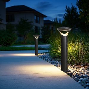 Lampada Solare Moderna per Bollard, Antivandalismo, Adatta a Cielo <span class=keywords><strong>Scuro</strong></span>, Corpo in Alluminio, LED, Grado di Protezione IP65, Dimmerabile, Illuminazione da Giardino con 5 Anni di Garanzia - Product Image 4