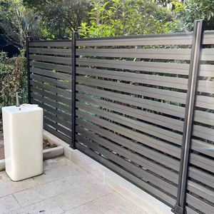 Panneau de clôture extérieur étanche à l'humidité 6 pi. H X 8 pi. Porte de clôture en WPC co-extrudée - Product Image 3