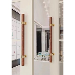 Poignée de porte en laiton moleté avec insert en bois de noyer massif, poignée d'entrée robuste pour portes vitrées de grande villa - Product Image 2