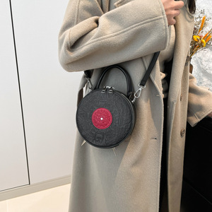 Bolso de hombro Retro Y2K creativo Unisex único disco de vinilo forma bolso mujer <span class=keywords><strong>hombre</strong></span> letra impresa Color bloqueado PU bolso redondo - Product Image 6