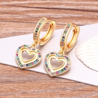 QIKU luxe mode coeur boucles d'oreilles goutte arc-en-ciel cristal plaqué or cubique zircone accessoires de fête de mariage bijoux en gros