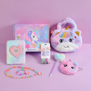 Nouveaux jouets <span class=keywords><strong>licorne</strong></span> 2026 pour filles, coffret cadeau d'anniversaire avec papeterie, journal en peluche avec cadenas, couverture lumineuse, masque pour les yeux, <span class=keywords><strong>sac</strong></span> bandoulière - Product Image 2