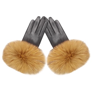 Gants en fourrure de <span class=keywords><strong>luxe</strong></span> pour femmes, tendance <span class=keywords><strong>hiver</strong></span>, utilisation quotidienne, en cuir de raton laveur véritable et peau de mouton pour <span class=keywords><strong>femme</strong></span> - Product Image 1