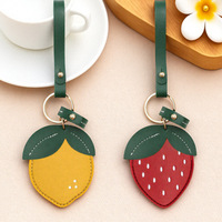 Joli porte-clés décoratif en cuir PU, pendentif de sac mignon en forme de fraise, orange, citron, porte-clés en métal, support de clés de voiture portable, cadeaux