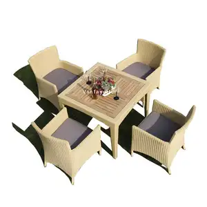 4 chaises et tables de banquet Ensemble de tables de salle à manger pour les fêtes de café