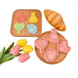 <span class=keywords><strong>Emporte</strong></span>-pièce 3D en forme de robe de mariée et bague de fiançailles pour biscuits en pâte à modeler et biscuits imprimés DIY - Product Image 4