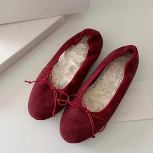 Version en stock ~ Chaussures plates en laine bouclée de style ballerine pour femmes, doublées de polaire, avec nœud, pour un trajet polyvalent - Product Image 4