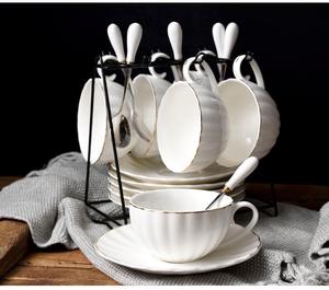 Ensemble de tasse à café et soucoupe en céramique blanche ronde avec bord doré, capacité de 101 à 200 ml, passe au lave-vaisselle et au micro-ondes, logo personnalisé - Product Image 6