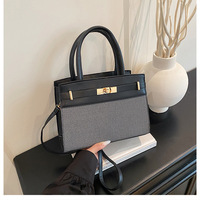 Bolso Pequeño de Hombro con Textura Moderna, Nuevo Bolso de Mano para Mujer con Diseño en Contraste