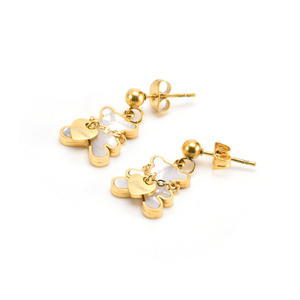 Vente en gros de boucles <span class=keywords><strong>d</strong></span>'oreilles simples en acier inoxydable avec cœur mignon Boucles <span class=keywords><strong>d</strong></span>'oreilles mignonnes avec cœur en coquillage blanc <span class=keywords><strong>et</strong></span> <span class=keywords><strong>ours</strong></span> - Product Image 5