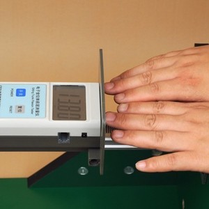 Instrument électronique de test de portée assis-debout KB 196 pour la mesure de la condition physique des étudiants - Product Image 2