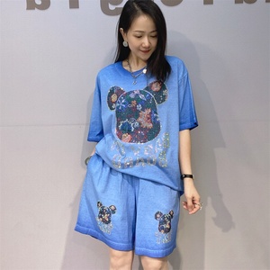 Conjunto Casual de Verano para Mujer, Estilo Europeo Americano, con Estampado de Dibujos Animados en Degradado de Color, Pantalones Cortos y Camiseta de Manga Corta, Estilo Tie-Dye - Product Image 6