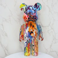 Sculpture d'ours violent faite à la main en résine de haute qualité personnalisée Bearbrick 28CM 400% Statue