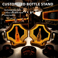 Support de bouteille en acrylique lumineux personnalisé, support LED géométrique pour spiritueux haut de gamme, comptoir de bar à vin et présentation de marque
