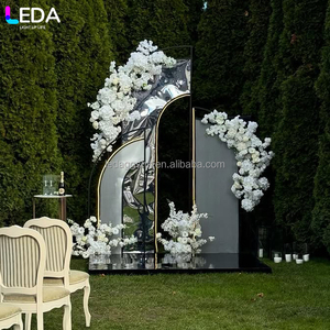 ฉากหลังงานเลี้ยงกลางแจ้ง LEDA โครงเหล็กสีดำรูปพัดสามชิ้น ซุ้มเหล็กดัดสำหรับงานแต่งงาน - Product Image 1