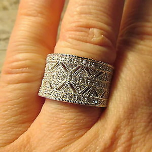 Anello da Donna in Stile Bohémien Vintage con Fascia Larga e Motivo in Zirconia Cubica, Gioiello alla Moda - Product Image 2