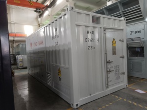 مولد تيار متردد للمراكز البيانات من ترايمف، 10.5 كيلو فولت، 2100 كيلو واط، 3 أطوار، تبريد بالهواء القسري، دقة عالية من الفئة 0.5، بنك حمل بضمان سنة واحدة، IP55 - Product Image 2