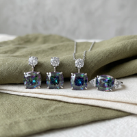 Set Perhiasan Wanita Toderi Vintage Berlapis Emas Kuningan Motif Bunga 12x12mm Zirkon Warna-warni 3-Piece (Anting, Cincin, Kalung)