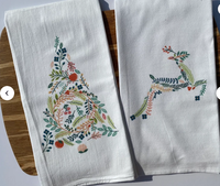 Essuie-tout de Noël. Essuie-tout de cuisine. Serviettes en toile de sac à farine. Décoration de style ferme. Serviettes de cuisine en toile de sac à farine. Serviettes de cuisine. Produits frais de la ferme.