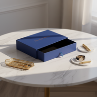 Boîtes de luxe bleu marine à tiroir coulissant avec estampage à chaud, revêtement UV, doublure en carton recyclable et fermeture magnétique pour bijoux et parfums