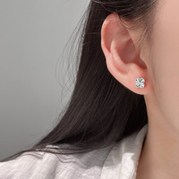 Boucles d'oreilles clous trèfle à quatre feuilles en argent sterling 925 découpées au laser pour femme, à porter au quotidien, empilables, bijoux de piercing, cadeau de fête