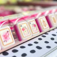Set Mahjong Akrilik Pink Putih 160pcs Gaya Elegan Berbingkai Emas dengan Cetakan Botol Naga untuk Koleksi Hobi