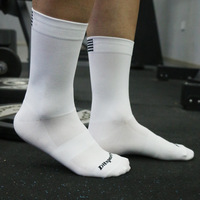 Compression Respirant et Portable Séchage Rapide Homme Femme Tube Moyen Course Sports À La Mode Vélo Vélo Chaussettes